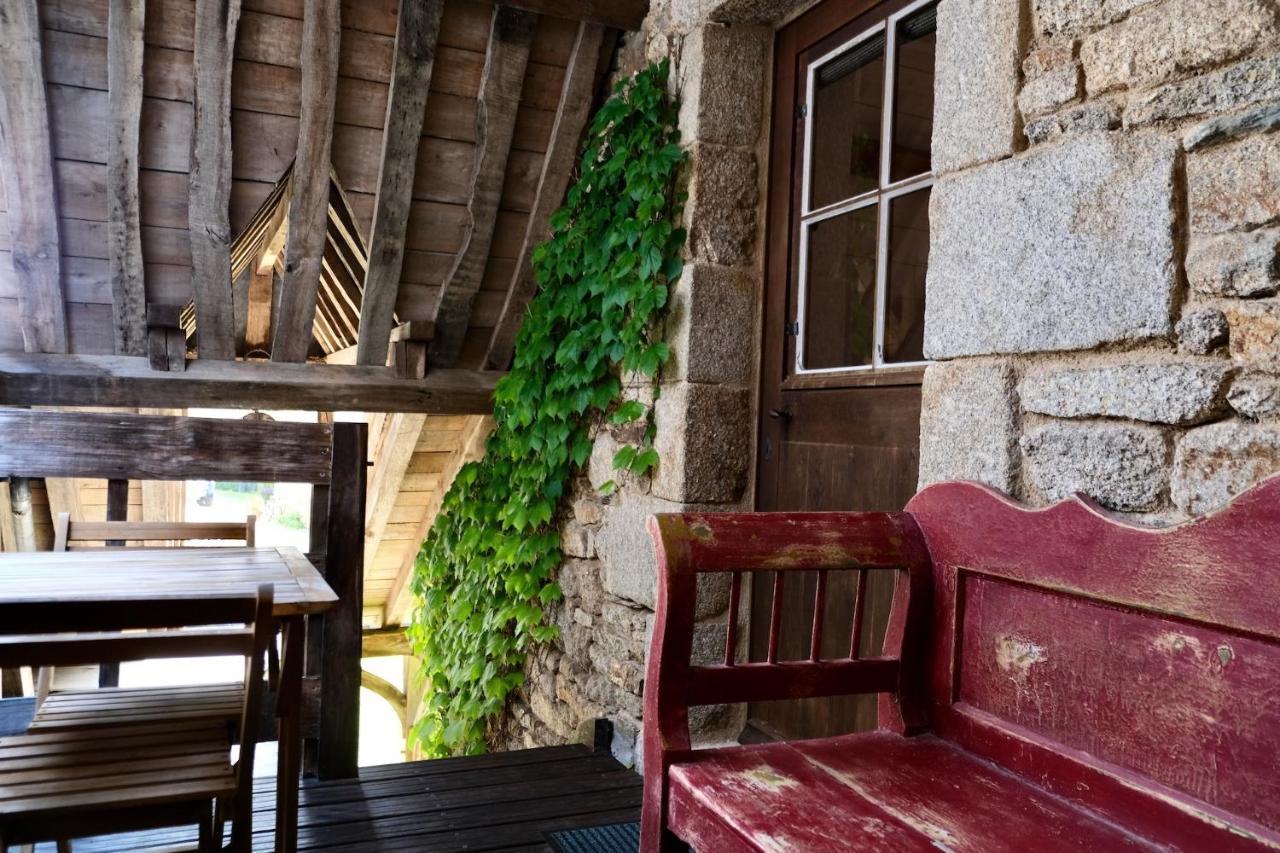 Hotel Manoir De L'Isle Ploumilliau Esterno foto