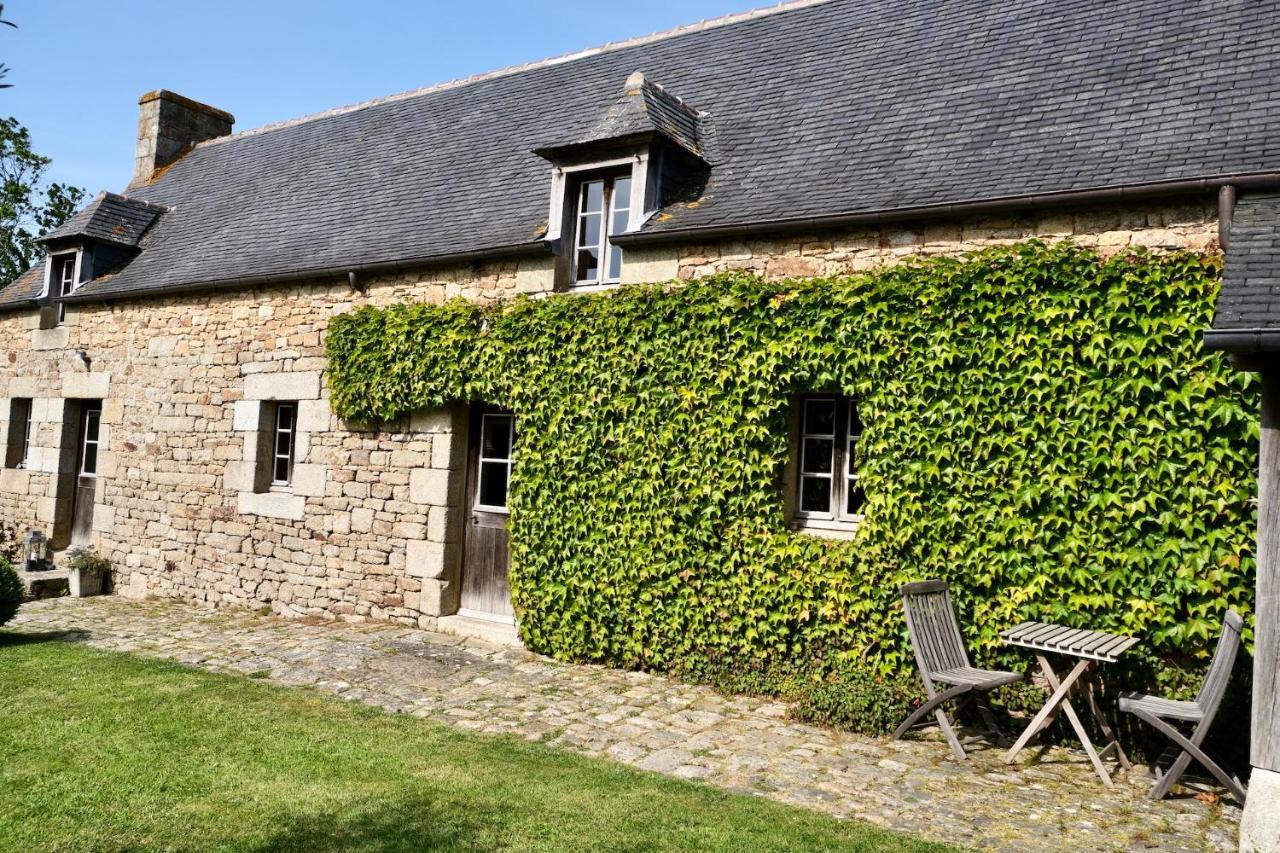 Hotel Manoir De L'Isle Ploumilliau Esterno foto