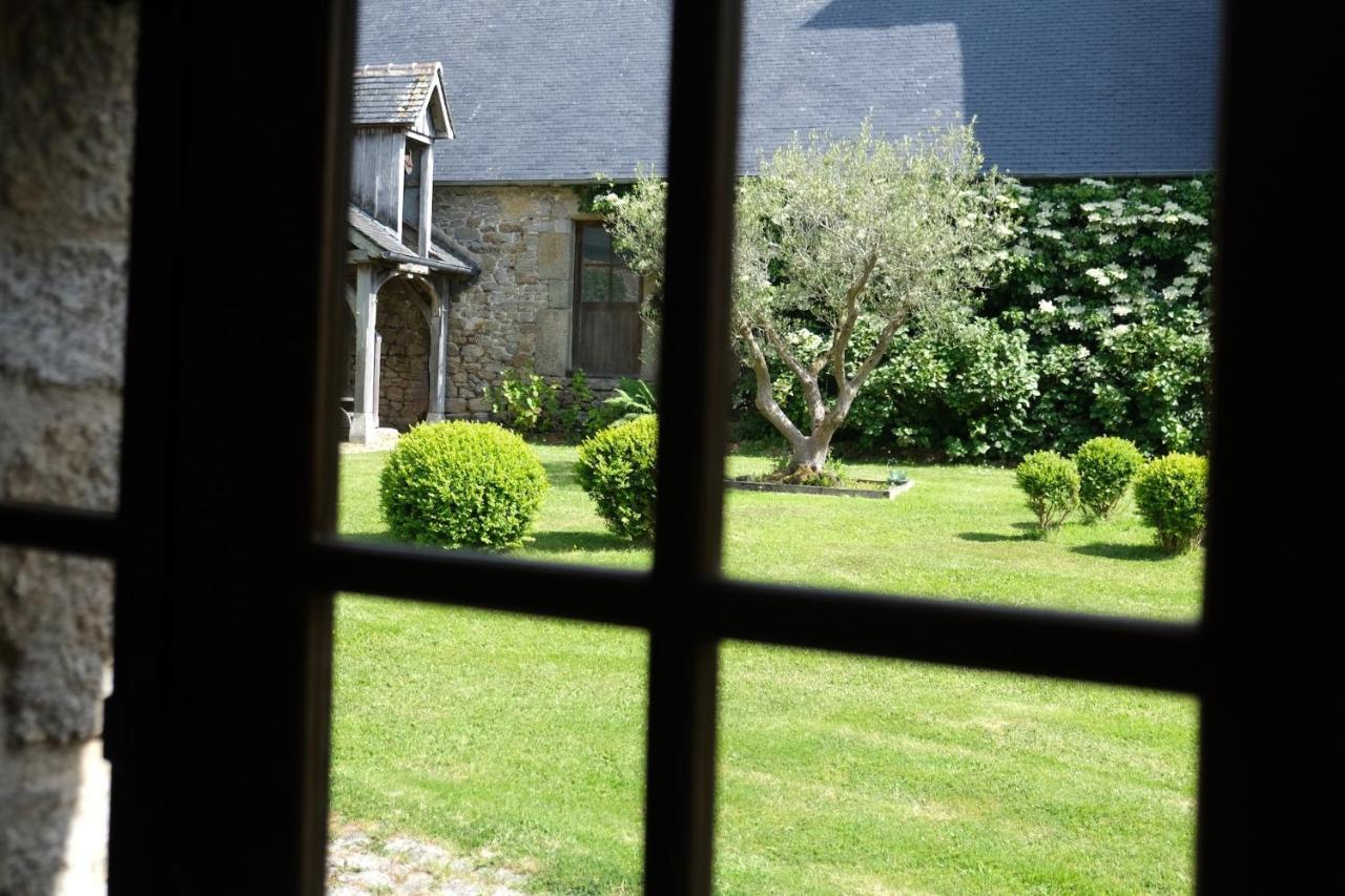 Hotel Manoir De L'Isle Ploumilliau Esterno foto