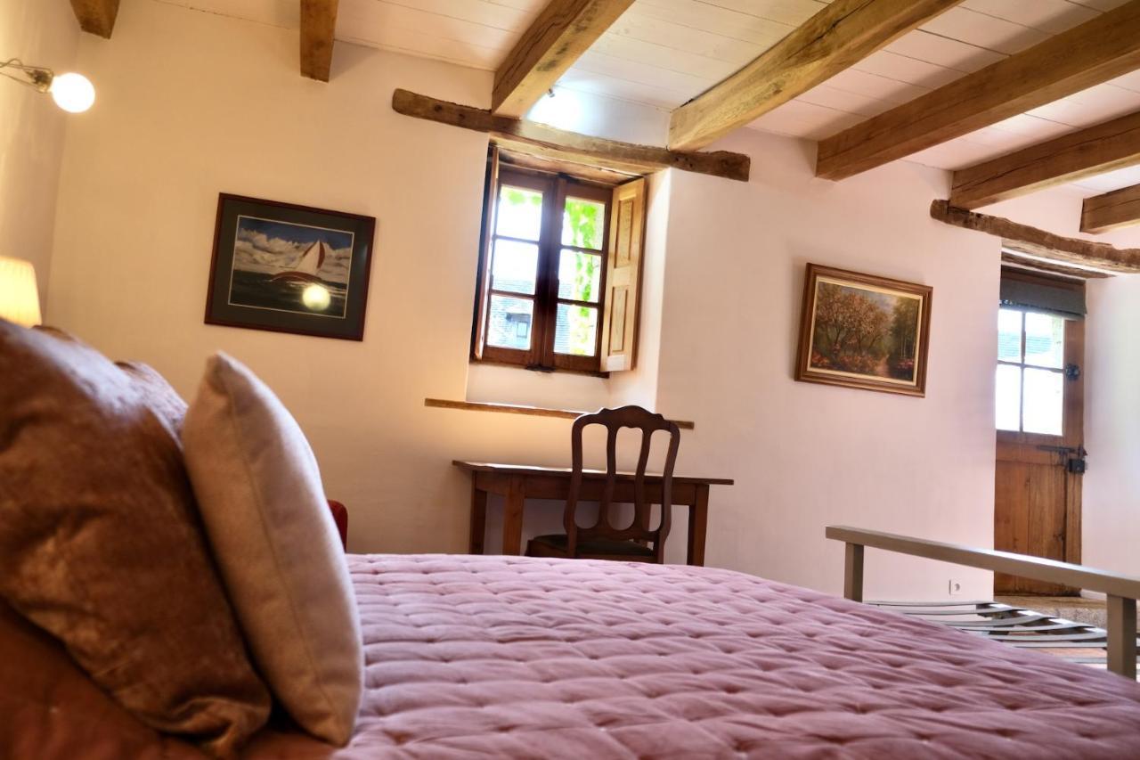 Hotel Manoir De L'Isle Ploumilliau Esterno foto