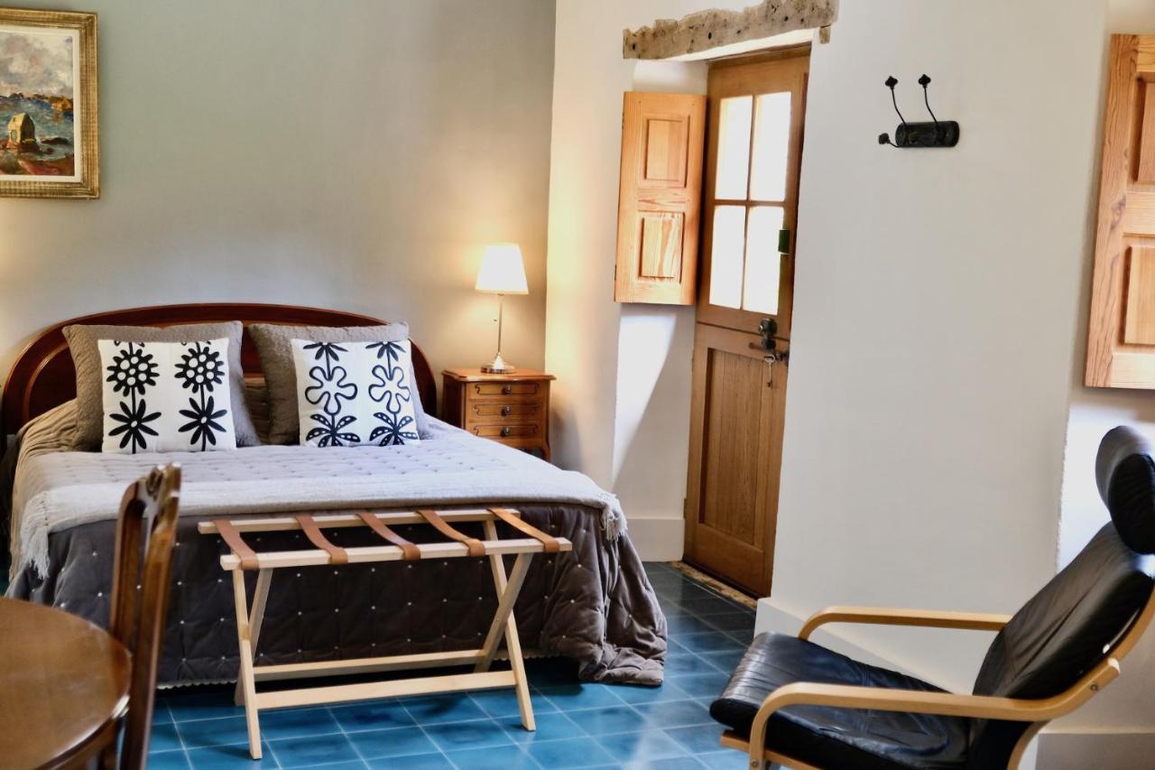 Hotel Manoir De L'Isle Ploumilliau Esterno foto