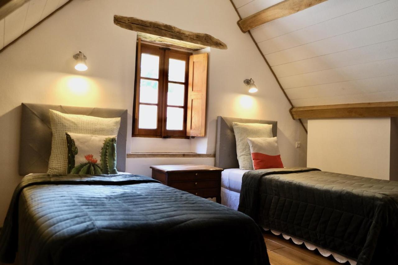 Hotel Manoir De L'Isle Ploumilliau Esterno foto